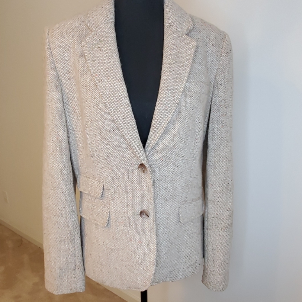 Banana Republic tan button down blazer